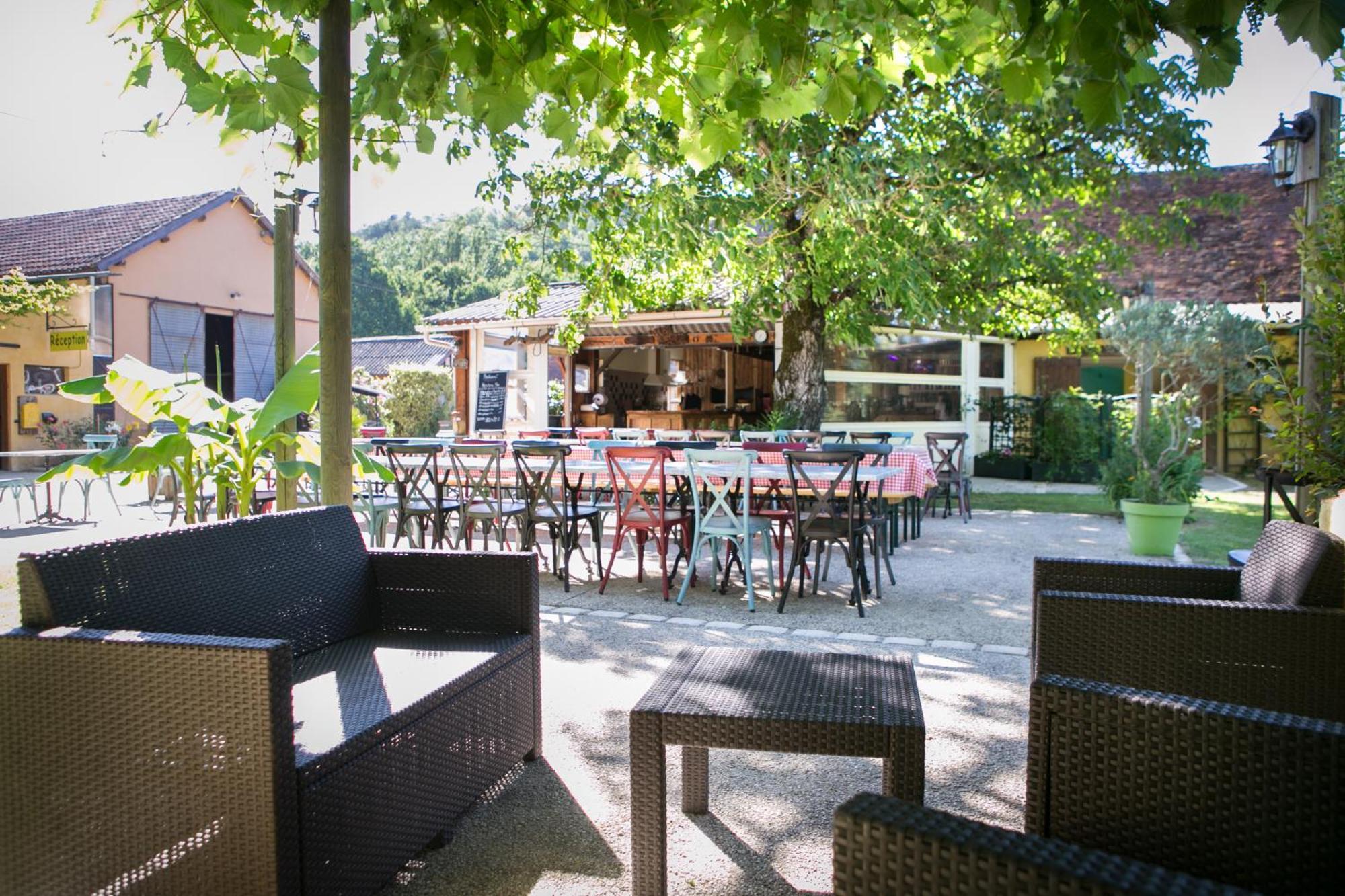 Camping La Ferme De Perdigat Limeuil Exteriör bild