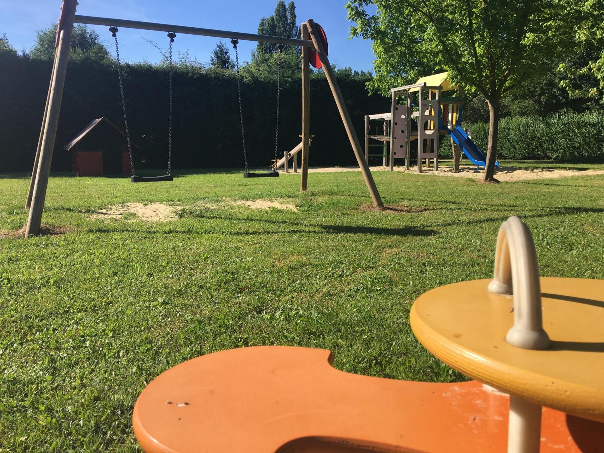 Camping La Ferme De Perdigat Limeuil Exteriör bild